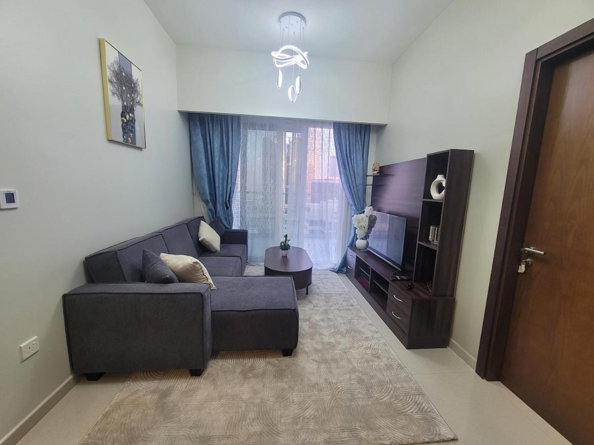Luxurious 2bhk In Reva Tower Apartment